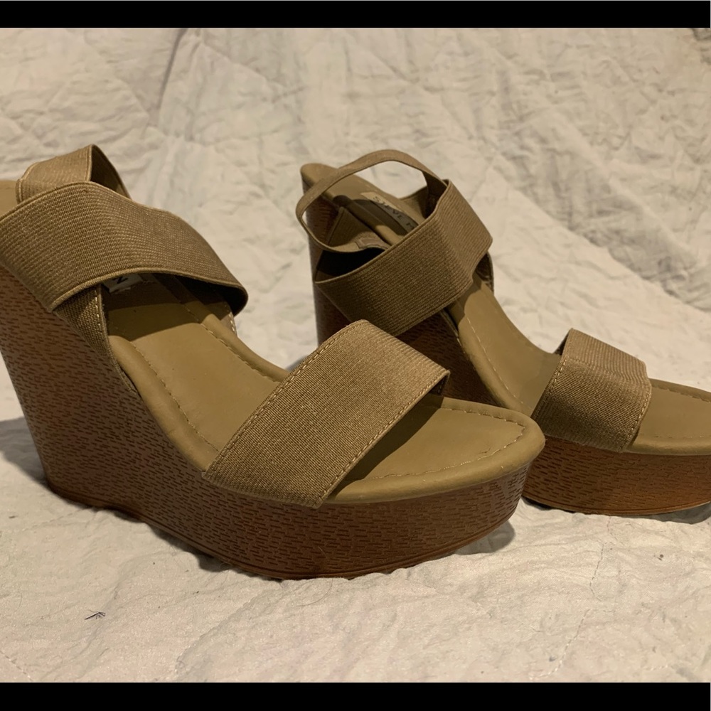 Steve Madden 7.5 wedge heels